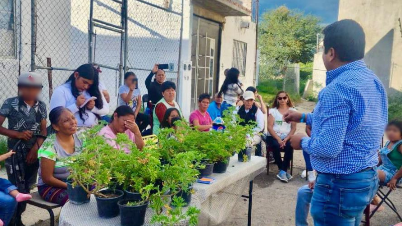 Organiza Melanie brigadas “Juntas y unidos contra el dengue”; llegan a colonias y comunidades