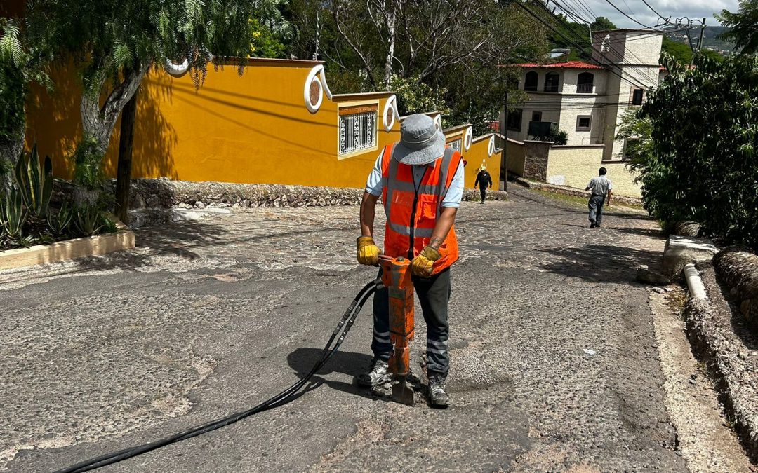 Concluye primera etapa de bacheo en la carretera panorámica