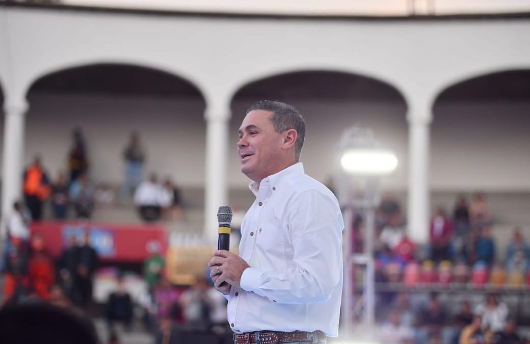 Asegura Navarro en su sexto informe que Guanajuato está mejor que nunca