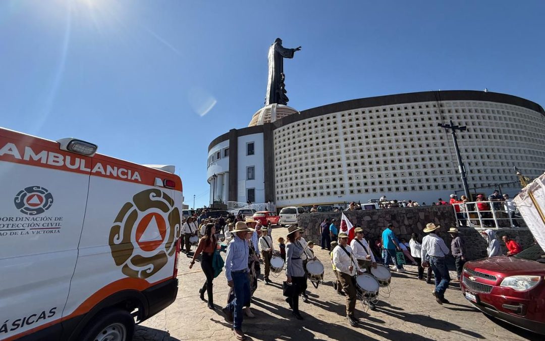 Brindan Protección Civil y Tránsito Municipal de Silao apoyo en el Cubilete por llegada de peregrinaciones