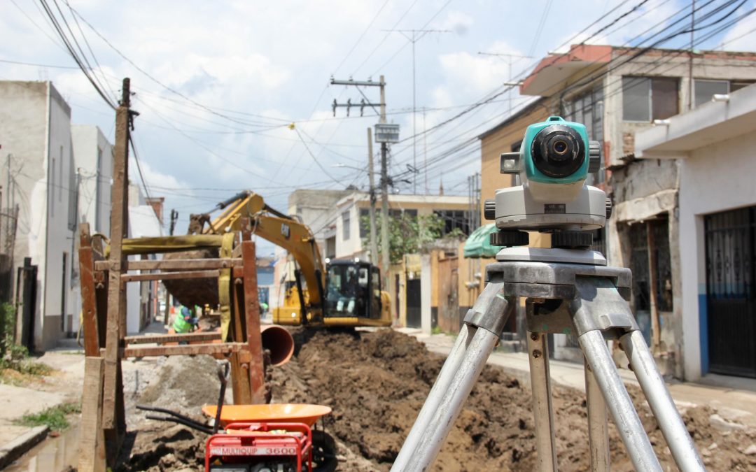 Avanzan trabajos de modernización en la calle Honda; quedará totalmente nueva